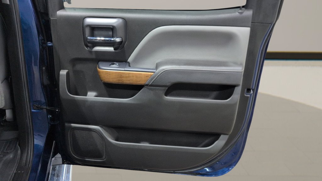 Used 2015 Chevrolet Silverado 1500 LTZ AWD/4WD image 21