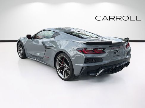 Used 2025 Chevrolet Corvette Z06 w/ Stealth Interior Trim Package RWD image 5