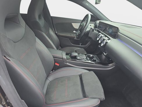 Used 2023 Mercedes-Benz CLA 250 4MATIC image 10