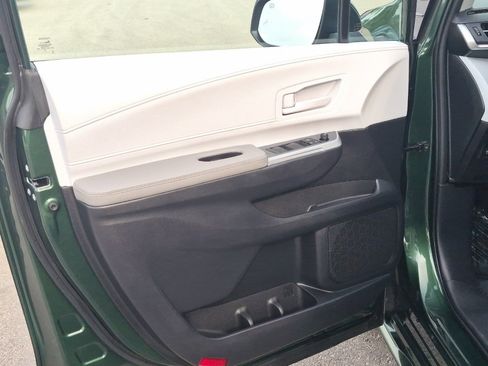 Certified 2026 Toyota Sienna LE FWD image 10