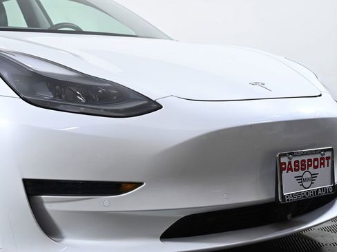 Used 2021 Tesla Model 3 Standard Range Plus image 5