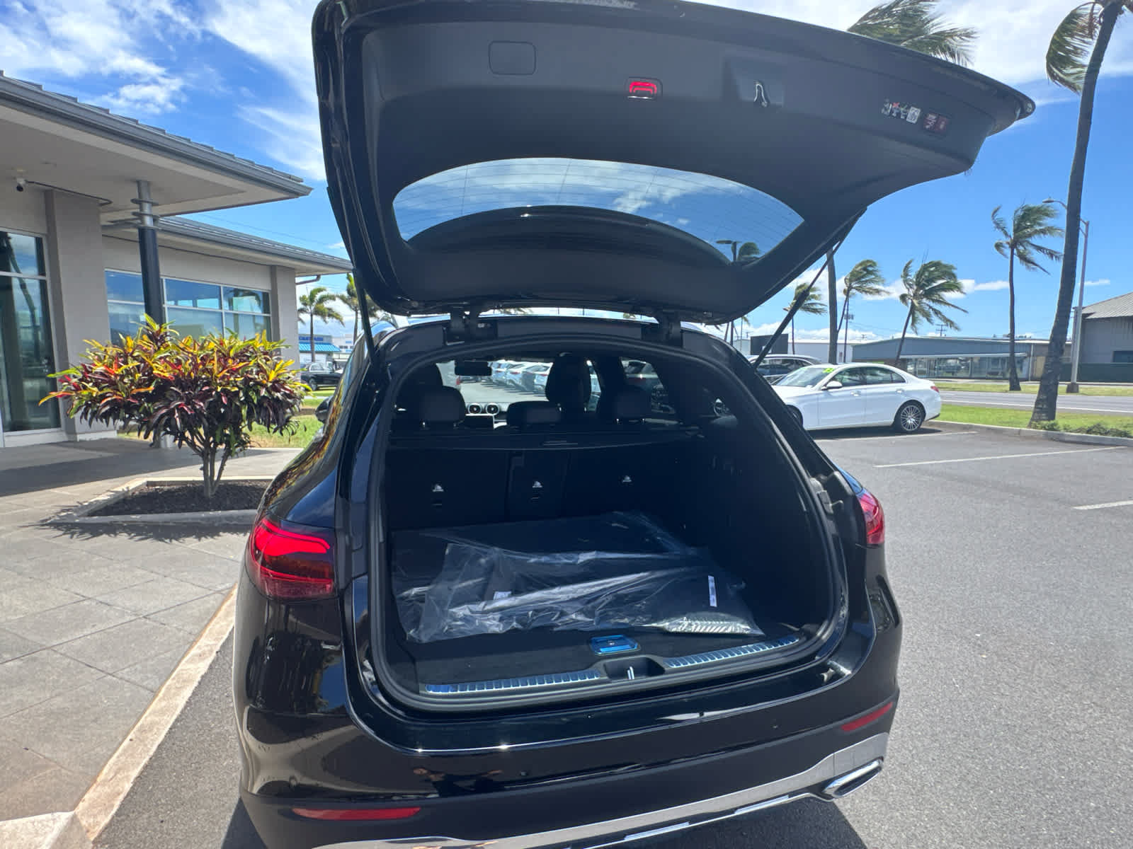 Used 2026 Mercedes-Benz GLC 300 image 6