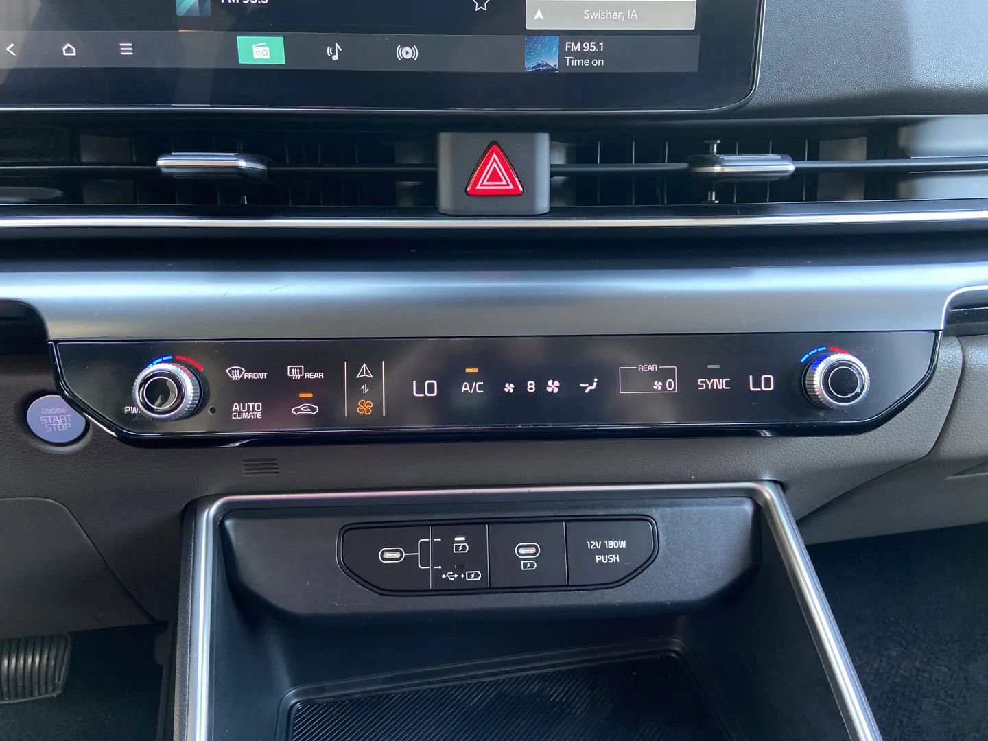 Used 2025 Kia Carnival FWD image 22