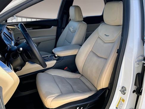 Used 2018 Cadillac XT5 Premium Luxury w/ Driver Assist Package image 25
