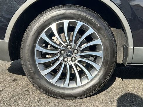 Used 2020 Lincoln Aviator Reserve w/ Equipment Group 201A image 11