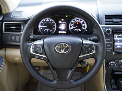 Used 2016 Toyota Camry XLE image 17