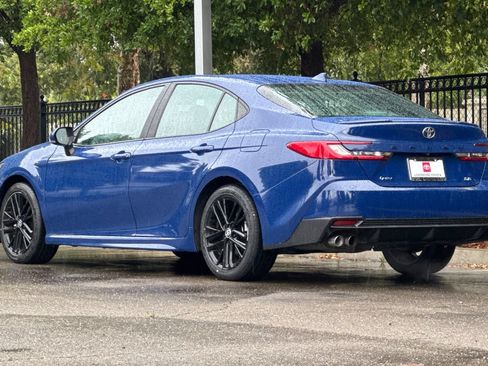 Certified 2025 Toyota Camry SE FWD image 6