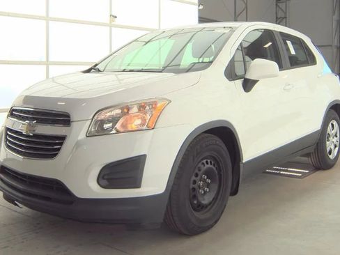 Used 2016 Chevrolet Trax LS w/ LPO, Protection Package FWD image 1