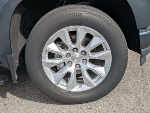 Used 2020 Chevrolet Silverado 1500 Custom w/ Custom Value Package image 11