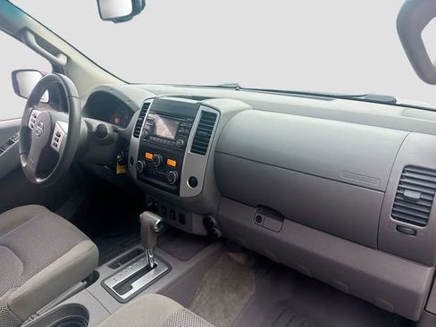 Used 2013 Nissan Frontier SV w/ SV Value Truck Pkg image 28