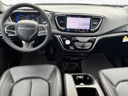 New 2026 Chrysler Pacifica Select image 20