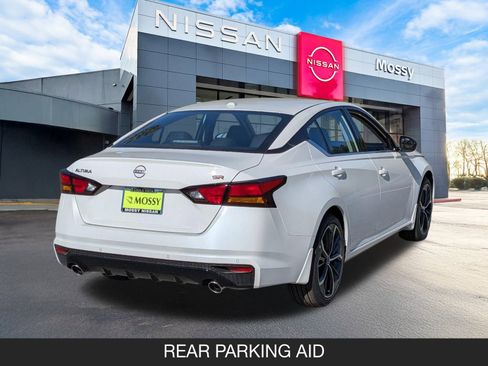 New 2025 Nissan Altima 2.5 SR w/ SR Premium Package image 8
