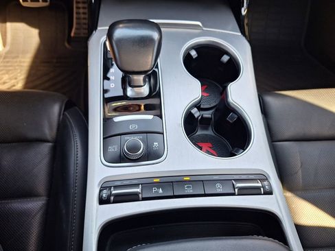 Used 2019 Kia Stinger GT2 image 17