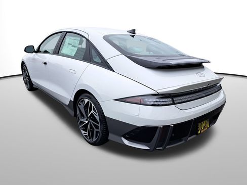 New 2025 Hyundai Ioniq 6 SEL image 8