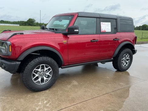 Used 2025 Ford Bronco Badlands AWD/4WD image 4