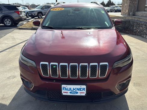 Used 2019 Jeep Cherokee Latitude w/ Popular Appearance Group image 2