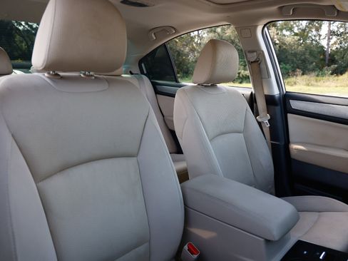 Used 2015 Subaru Legacy 2.5i Premium w/ Moonroof Package image 16