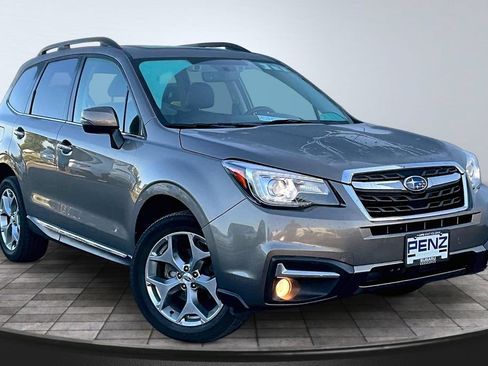 Used 2018 Subaru Forester 2.5i Touring AWD/4WD image 3