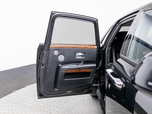 Used 2013 Rolls-Royce Ghost image 57