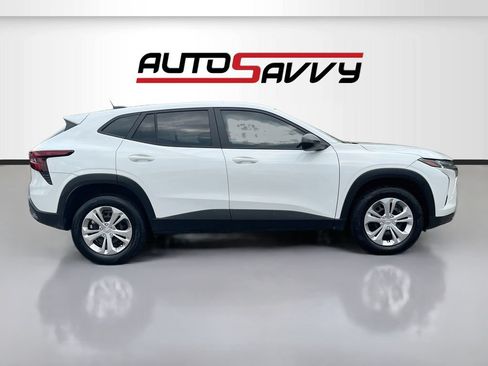 Used 2025 Chevrolet Trax LS w/ Driver Confidence Package FWD image 8