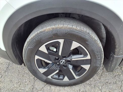 Used 2025 Nissan Kicks SR w/ Illumination Package image 18