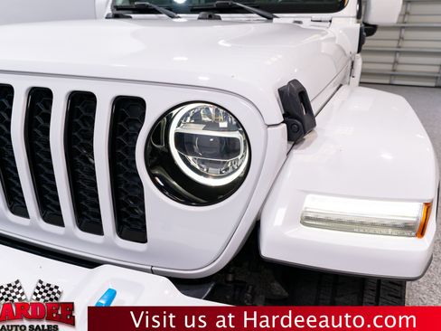 Used 2021 Jeep Wrangler Unlimited Sahara AWD/4WD image 8