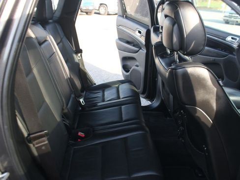 Used 2018 Jeep Grand Cherokee Overland RWD image 32