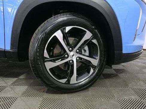 Used 2024 Chevrolet Trax RS FWD image 14