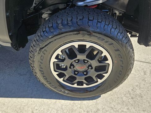 New 2025 Toyota Tacoma TRD Off-Road image 12