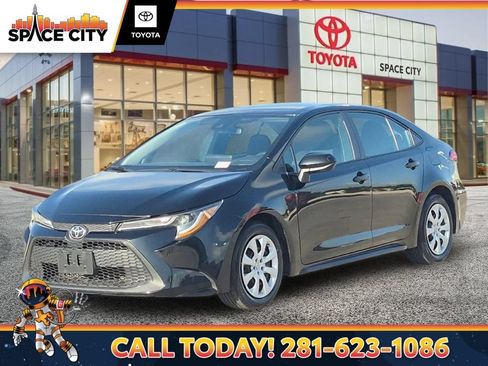 Used 2022 Toyota Corolla LE FWD image 1