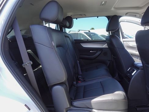 Used 2024 MAZDA CX-90 Plug-In Hybrid w/ Preferred AWD/4WD image 16