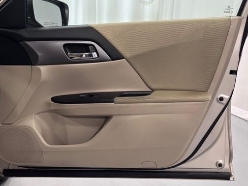 Used 2015 Honda Accord LX image 26