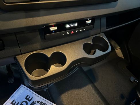 Used 2021 Mercedes-Benz Sprinter 2500 image 29