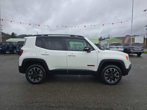Used 2023 Jeep Renegade Trailhawk image 6