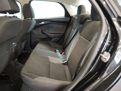 Used 2014 Ford Focus SE w/ SE Winter Package FWD image 27