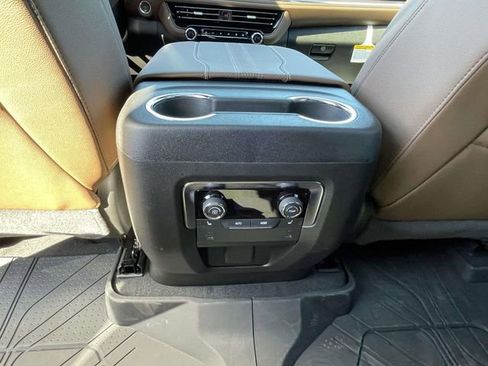 New 2026 Chevrolet Tahoe High Country AWD/4WD image 16