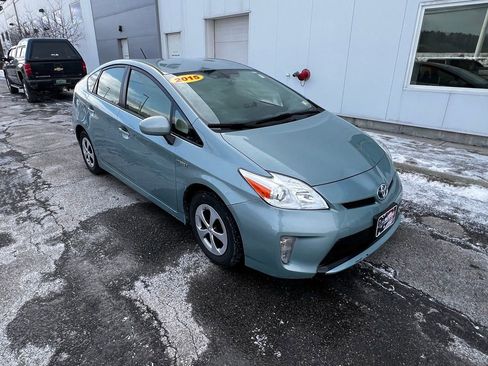 Used 2015 Toyota Prius Four image 7
