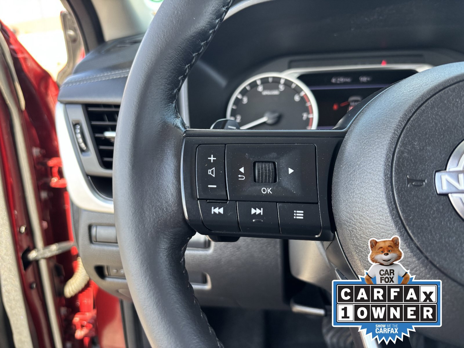 Used 2024 Nissan Rogue SV w/ SV Premium Package FWD image 29