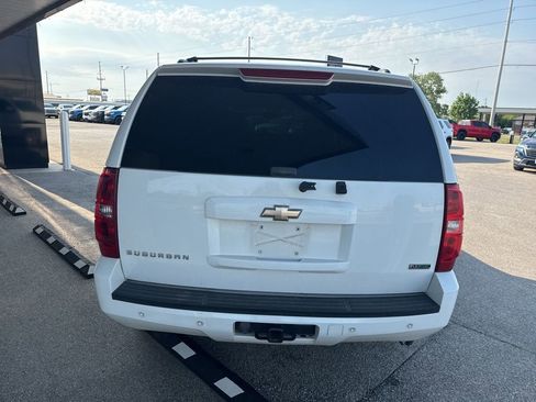 Used 2009 Chevrolet Suburban LT AWD/4WD image 4