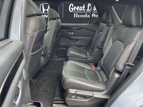 Used 2023 Honda Pilot TrailSport image 13