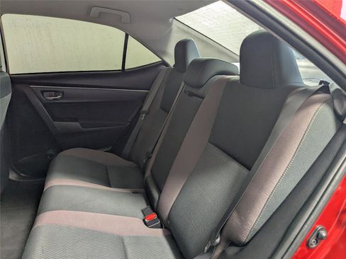 Used 2018 Toyota Corolla LE image 27