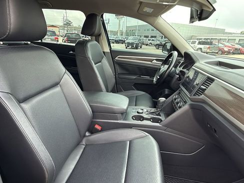 Used 2020 Volkswagen Atlas SE w/ Towing Package image 32