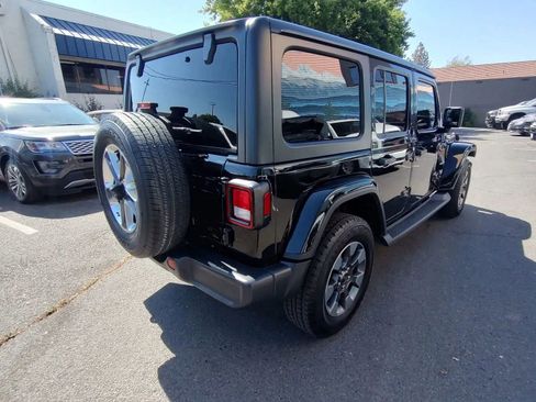 Used 2019 Jeep Wrangler Unlimited Sahara image 5