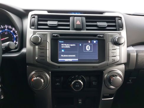 Used 2014 Toyota 4Runner image 21