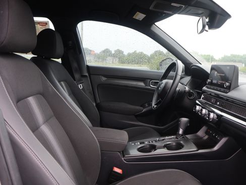 Used 2025 Honda Civic Sport image 7
