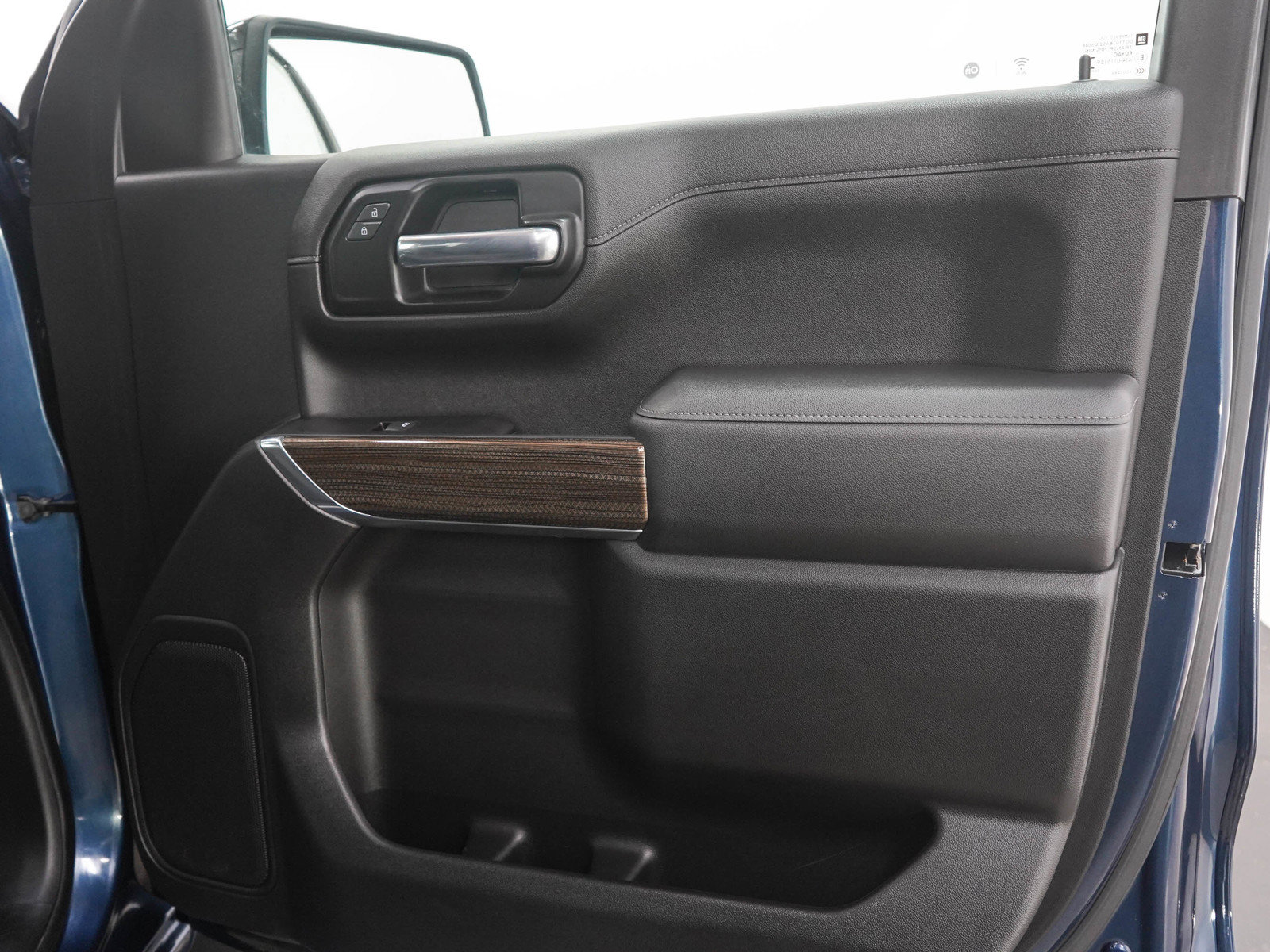 Used 2020 Chevrolet Silverado 1500 LT Trail Boss AWD/4WD image 11