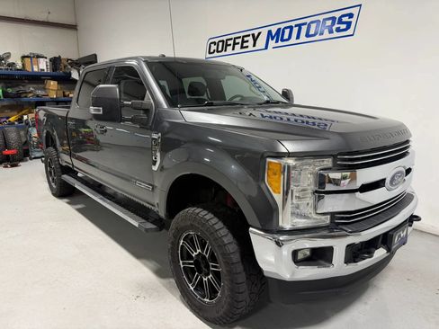 Used 2017 Ford F250 Lariat w/ Lariat Value Package AWD/4WD image 8