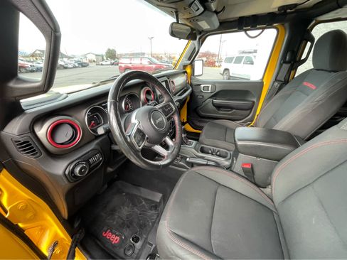 Used 2019 Jeep Wrangler Unlimited Rubicon w/ Cold Weather Group image 2