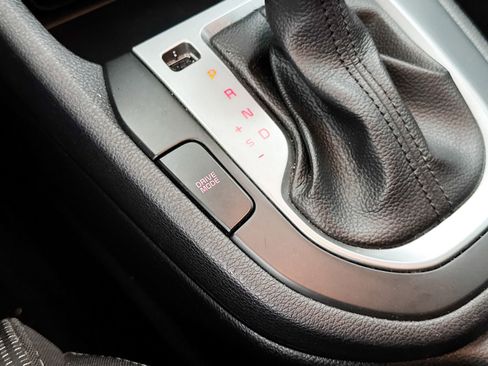 Used 2019 Kia Forte LXS FWD image 7