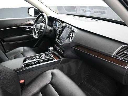 Used 2019 Volvo XC90 T6 Momentum w/ Protection Package Premier AWD/4WD image 39